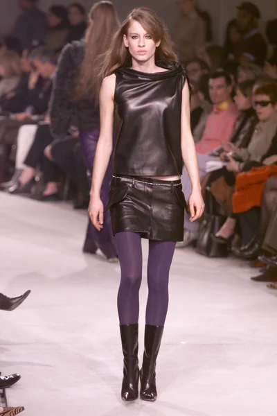 Look 48